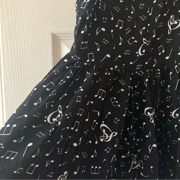 Hot Topic Musical Notes Dress - Picture 4 of 6